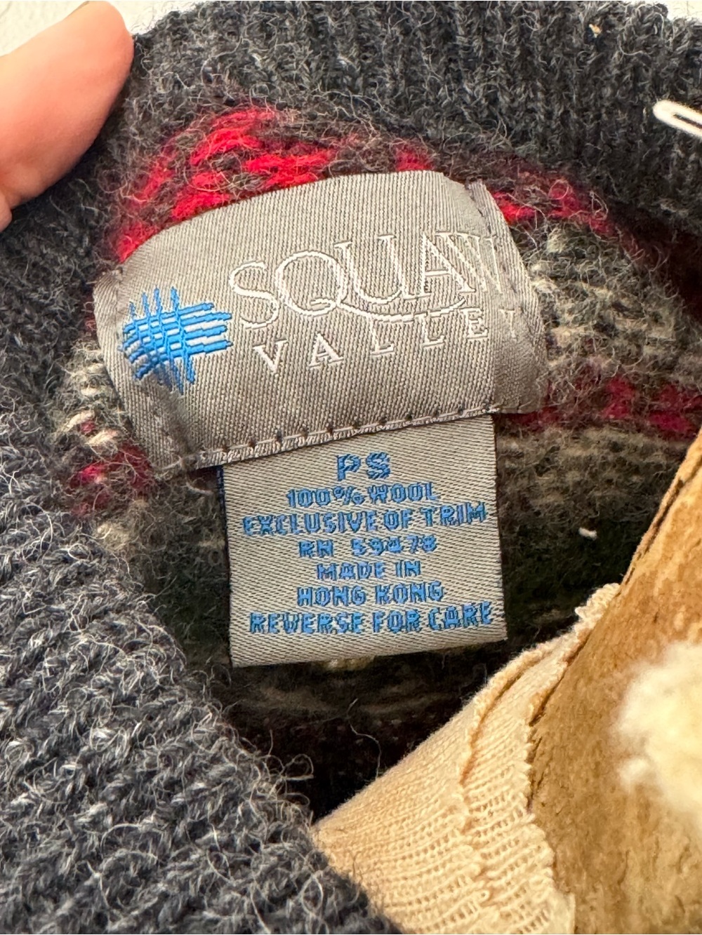 VINTAGE Squaw Valley 100% Wool Sweater - Picture 16 of 16